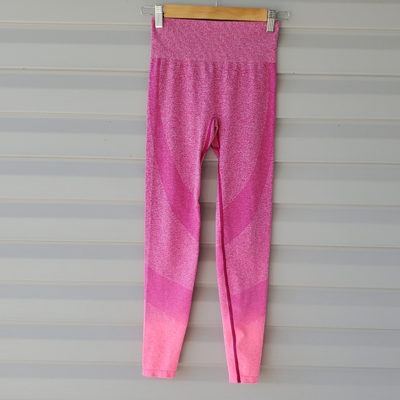 Victoria's secret PINK seamless pink leggings - Picture 3 of 12